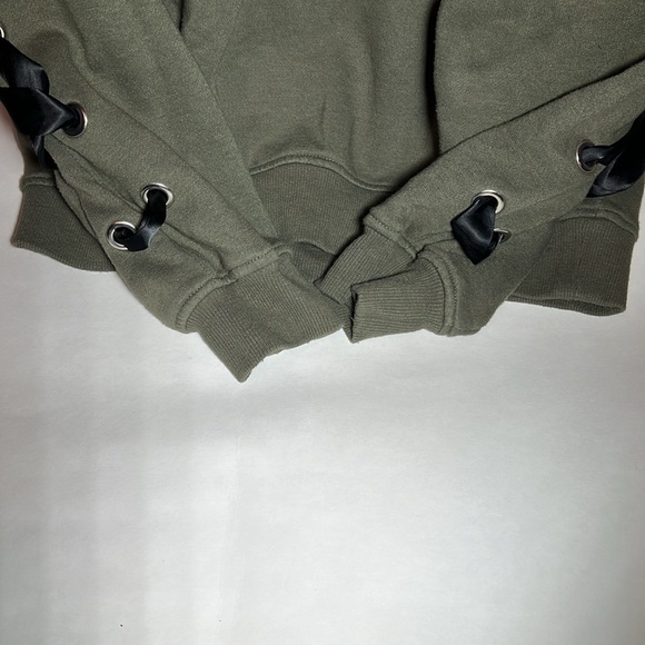 🟪H&M army green satin lace up design crewneck sweatshirt - Picture 7 of 9